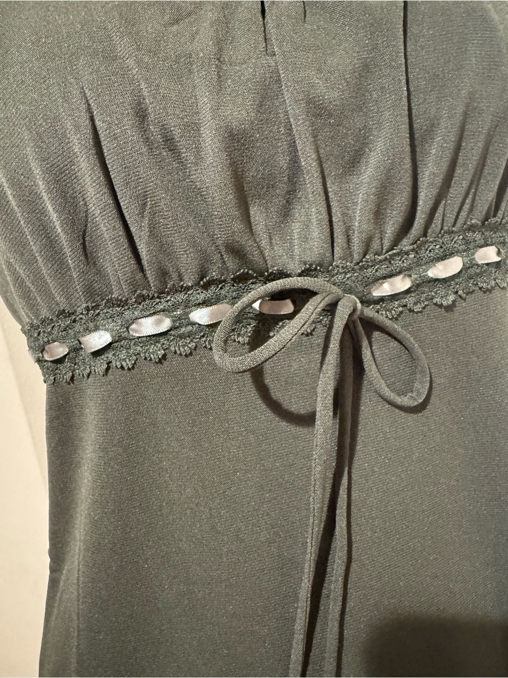 Elegant Scoop Neck Chiffon Blouse in Dark Olive - Picture 2 of 6